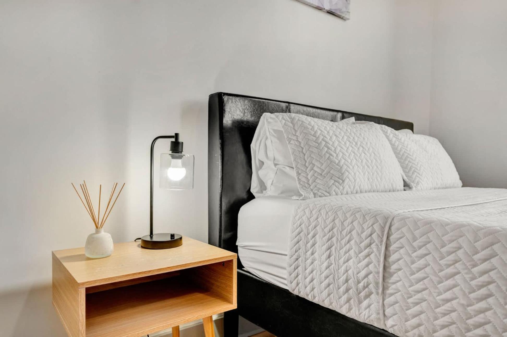 Bright And Modern In # 308 Apartment