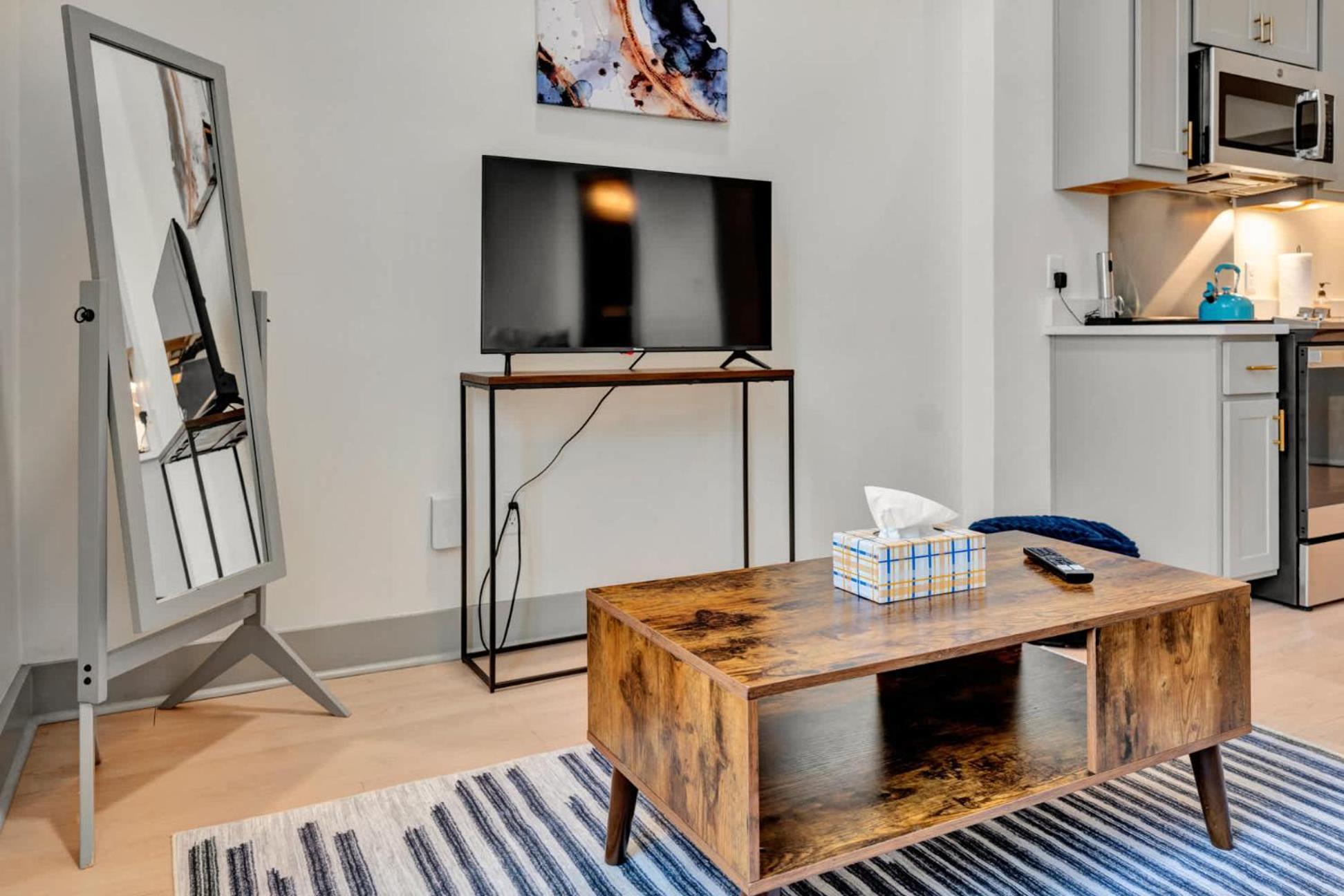 Bright And Modern In # 308 Apartment
